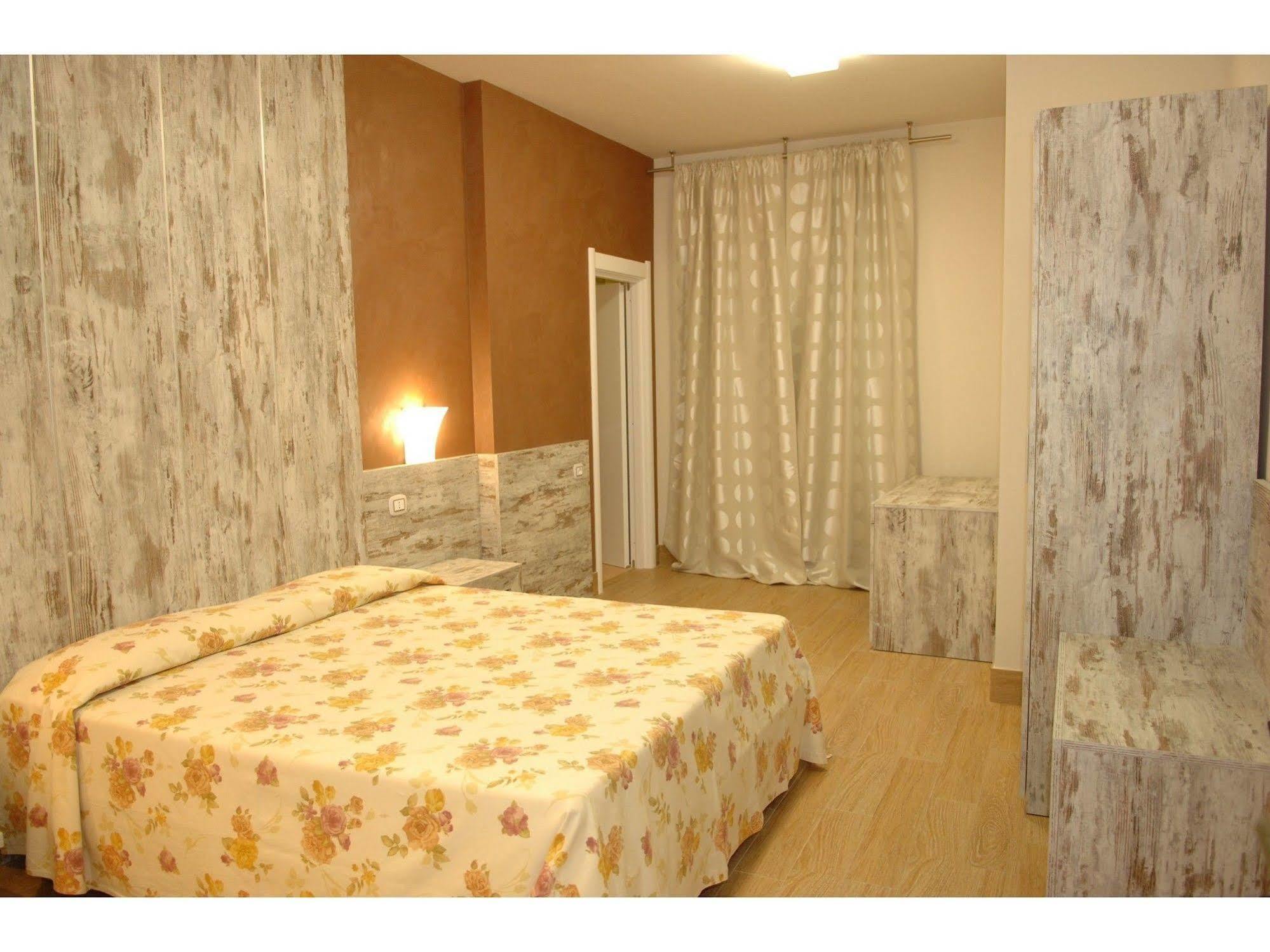 Hotel La Rosa Dei Venti Monte San Giusto Room photo